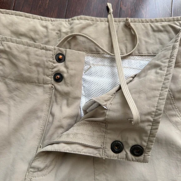 The North Face Women's Cargo Capri Shorts Size 10 Beige/Khaki Hiking Outdoor - Picture 3 of 8